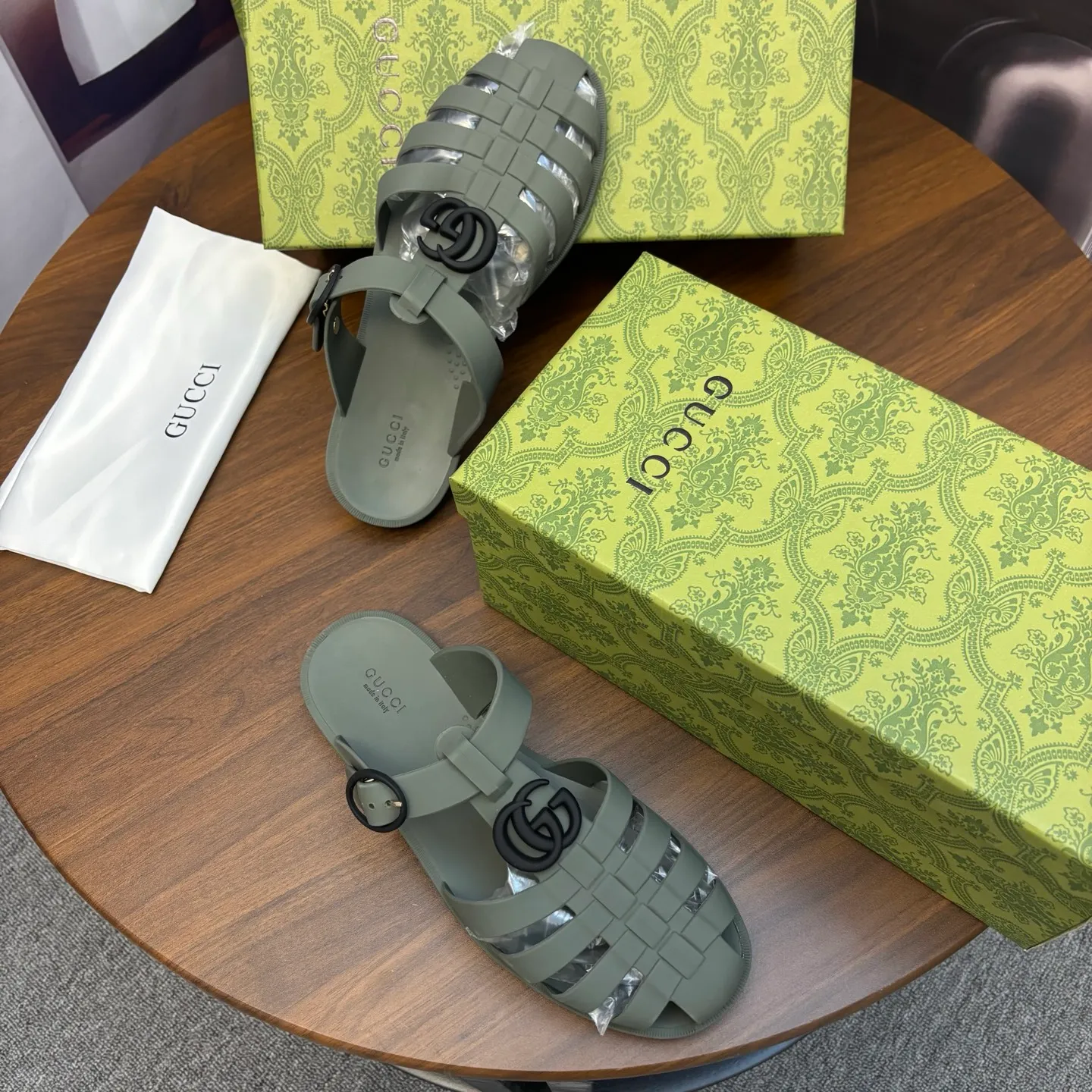Men's shoes 260💰 [Gucci] Counter quality, top-quality original goods, real photos! Original TPU material, fine workmanship, comfortable; genuine 1:1 replica Size: 38 ~ 46